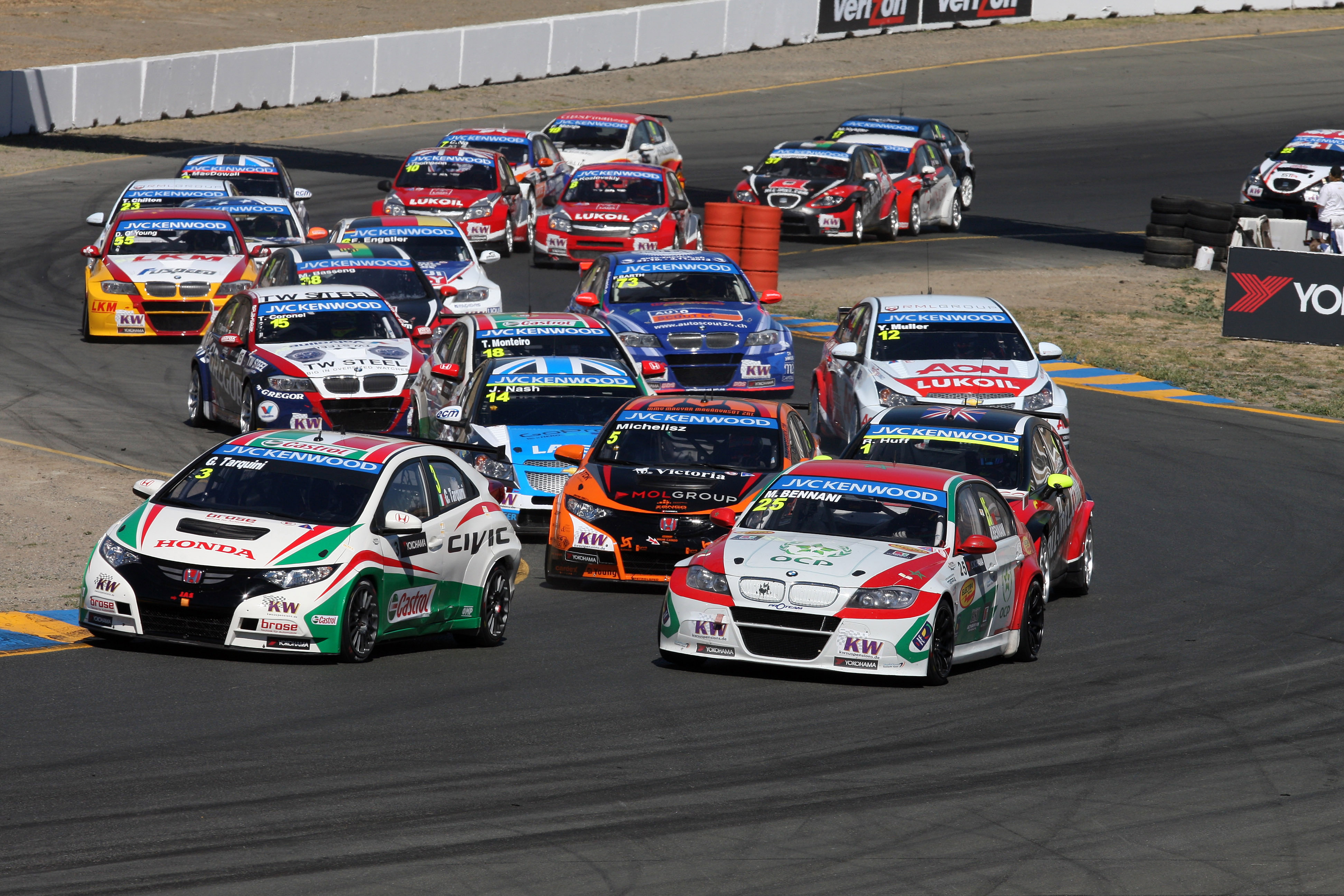 Список лучших гонок. FIA World Touring car Championship. WTCC FIA World. Гоночные машины Франции. Чемпионат WTCC машины.