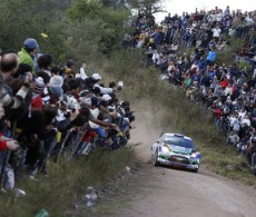 Dani Sordo and the crowd in Rally Argentina 2012