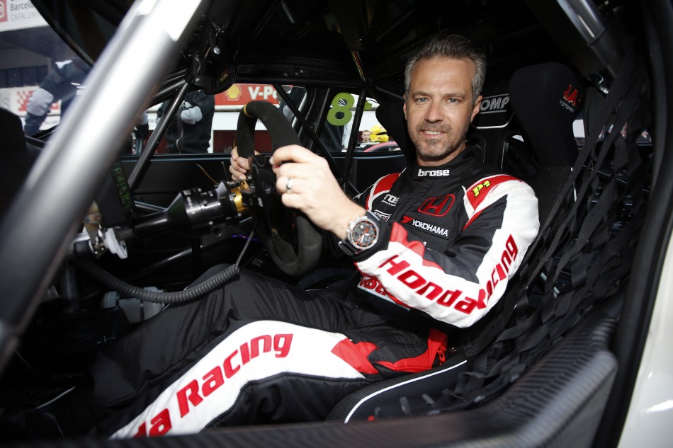 Wtcr After 415 Days Of Fighting Tiago Monteiro Is Back Racingin Wtcr Oscaro At Suzuka Federation Internationale De L Automobile